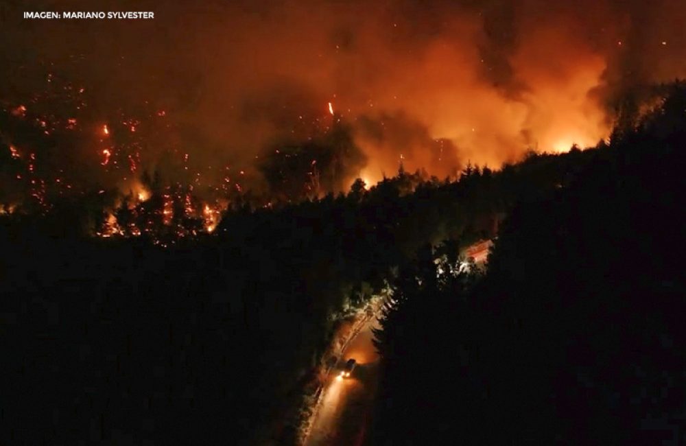 INCENDIO EN PUERTO PATRIADA - imagen Mariano Sylvester
