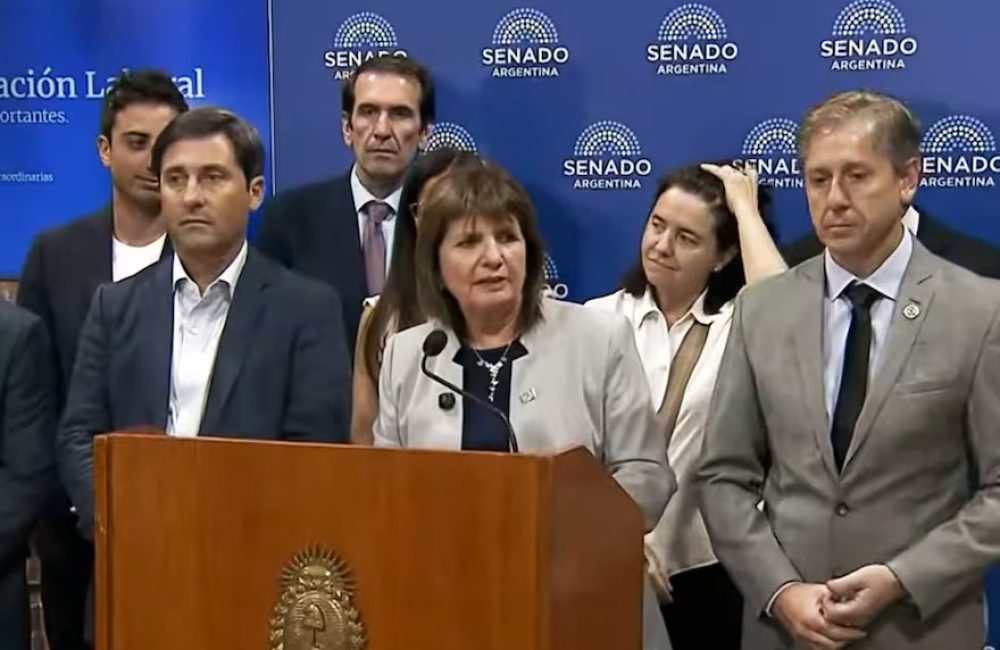 Patricia Bullrich, jefa de bloque de LLA, anuncia los cambios en el proyecto laboral