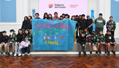 alumnos en casa de gobierno