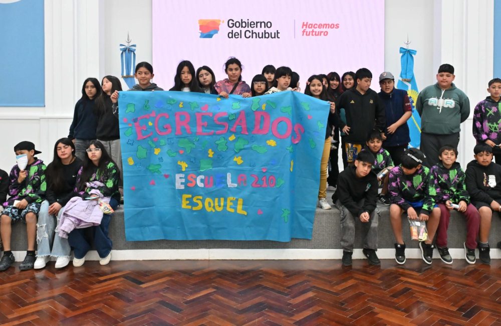 alumnos en casa de gobierno