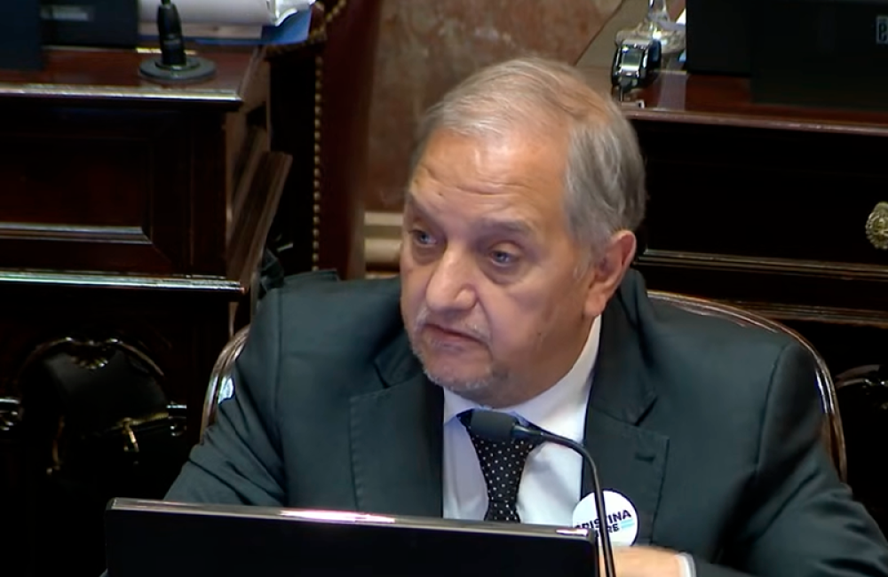 carlos linares senador