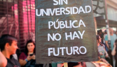 cartel universidad 03