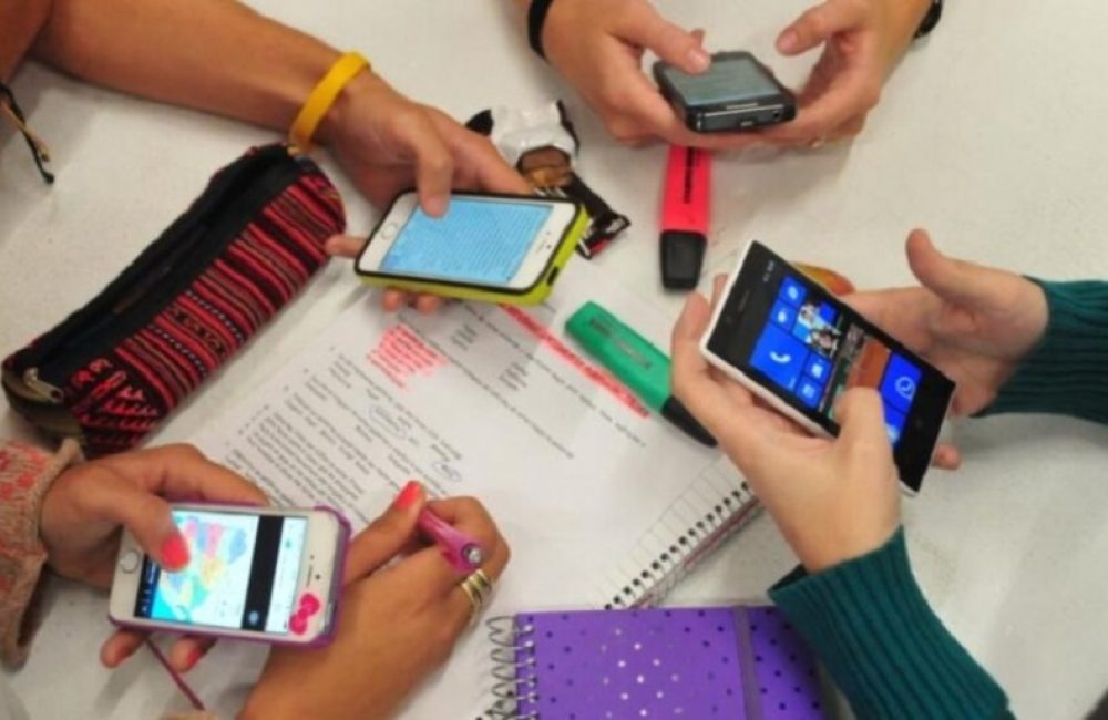 celular en la escuela
