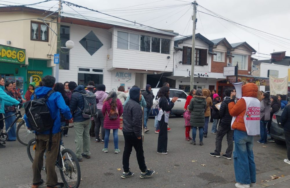 decentes frente a atech