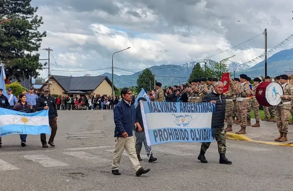 desfile aniversario trevelin
