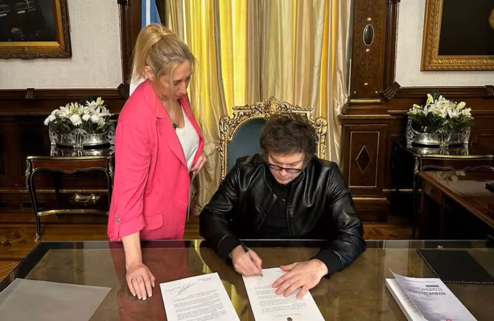 el-presidente-javier-milei-junto-con-su-hermana