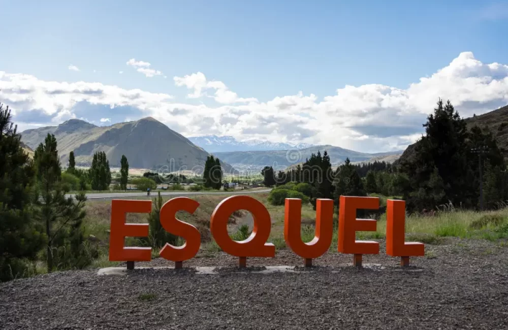 esquel cartel1