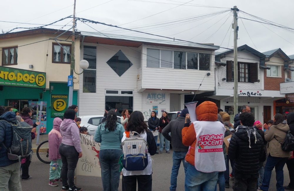 reclamo docente atech