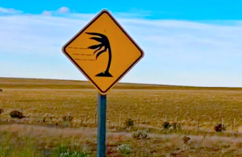 señal viento fuerte