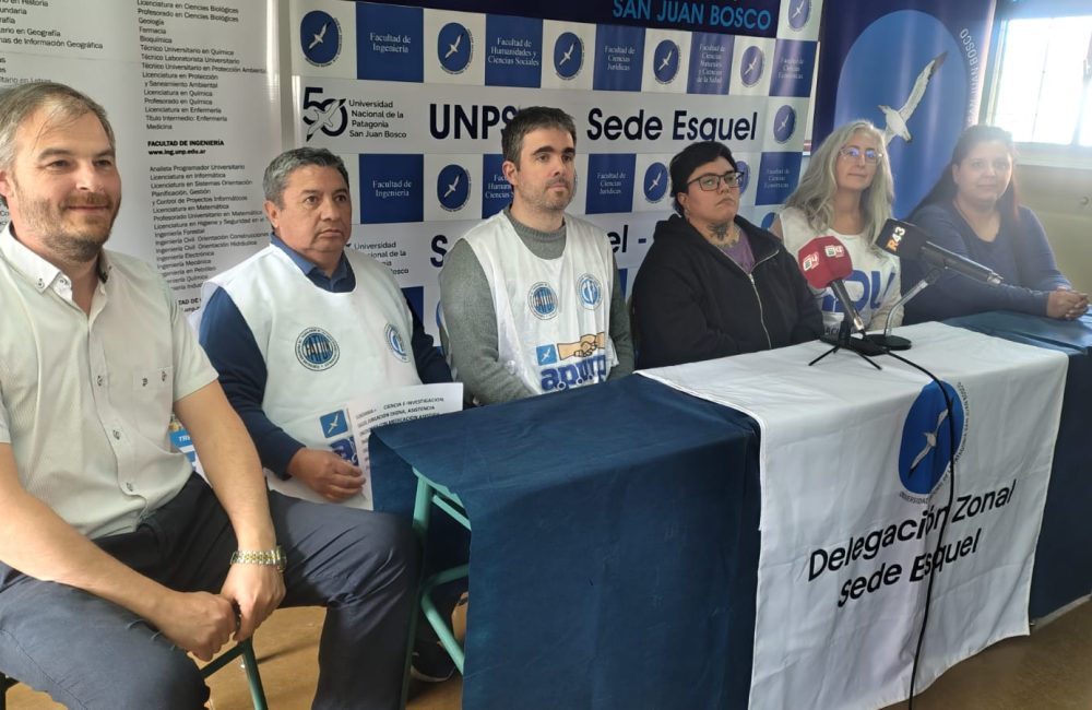 universiad 15 de octubre marcha